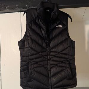 The North Face 650 Women's Quilted Black Vest size large